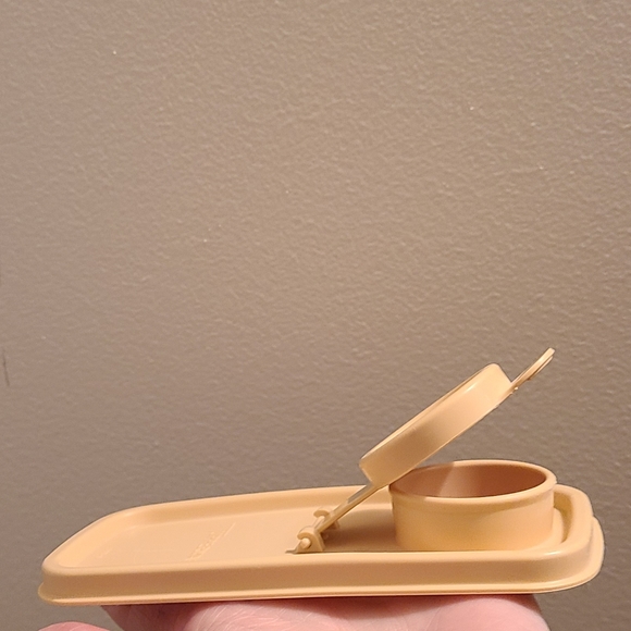 Vintage Tupperware Small Store-n-Pour - Picture 3 of 6